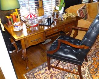 Vintage French desk and leather Executive chair