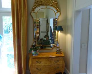 Italian Bombe chests