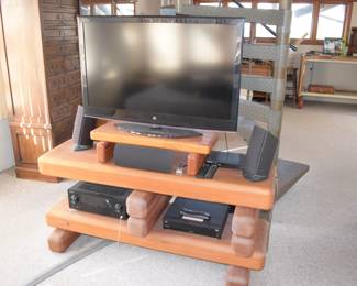 UPSTAIRS PRIMARY BEDROOM OVERVIEW