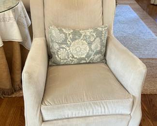 Comfortable swivel chair, great condition.