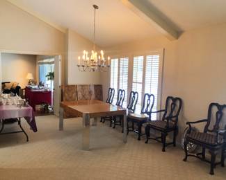 Set of 6 traditional dining chairs