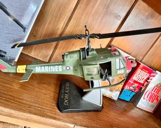 Huey Hog Scale 1:32 model Marines helicopter 