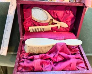 Vtg. Brush set w/case
