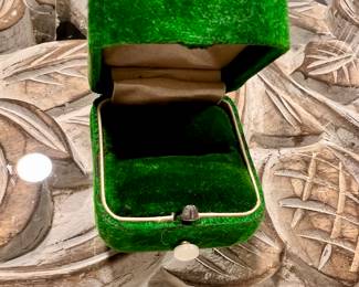 Vintage felt ring box w/ mother of pearl clasp