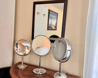 Makeup mirrors 