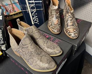 Ladies Size 10 Ankle Boots