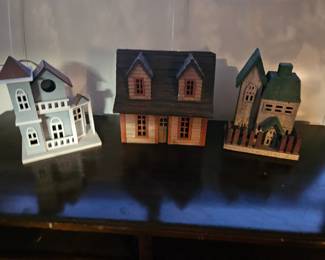 Wooden decorative Victorian houses $10-15 