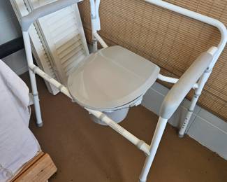 Extra large portable Toilet
$30