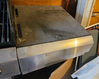  place to set extra food while cooking