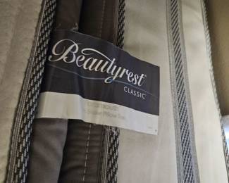 King size I think it's new. Party of the master bed suite. The furniture is scattered throughout the house. 