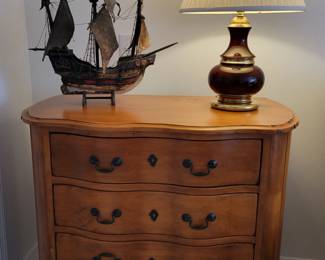 Chest of drawers