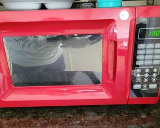 Small microwave, 700 watts