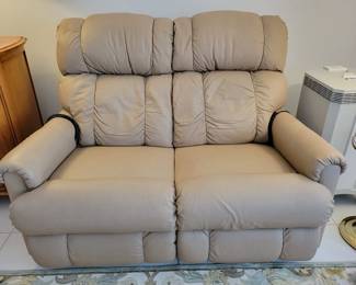 Laz-y-Boy loveseat