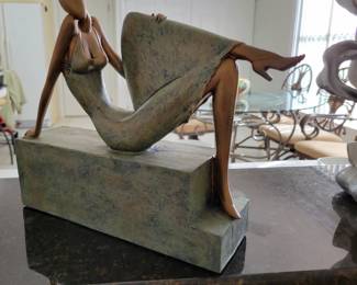 Art deco lady