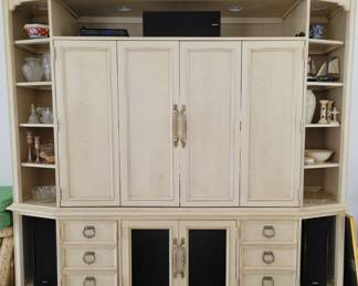 Entertainment center