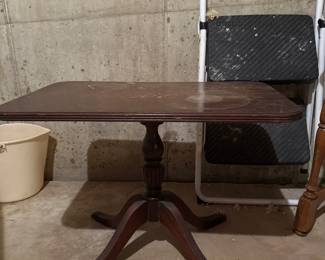 Vintage Mahogany Pedestal Table 