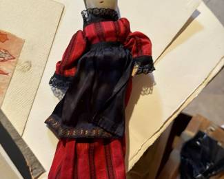 Vintage Peg Doll - Carved Wood Peddler Doll 