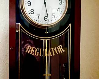 Regulator wall clock