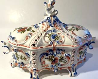 Italian porcelain tureen