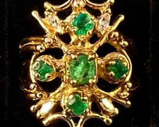 18K yellow gold ring with 5 square cut emeralds (0.78 carats total weight) and 4 marquise cut diamonds (0.16 carats total weight) 