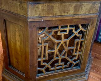 Heritage accent table