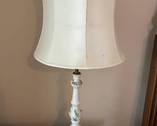 Porcelain table lamps with flowers