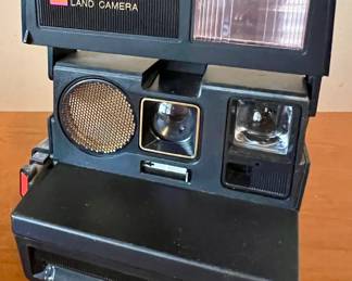 Vintage Polaroid 600 Land Camera