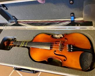 Karl Mueller Violin with bow in hardshell case