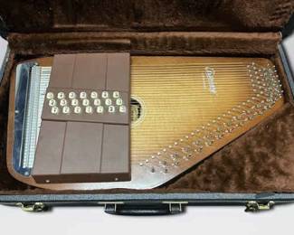 Oscar Schmidt Model 21 C R Autoharp And Hardcase