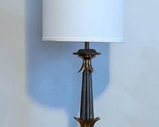 Vintage Stiffel Ostrich Egg Lamp
Not the original shade
38" height
