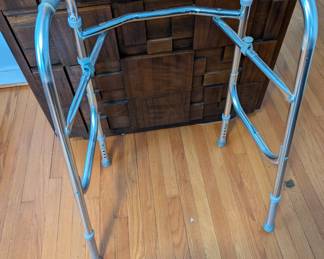 Temco Walker
Adjustable height
Adjustable width
Folds up for easy storage