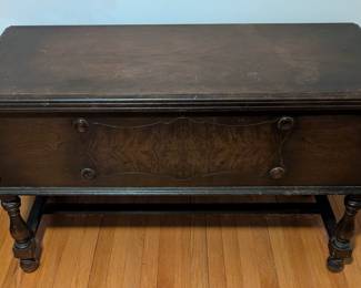 Tall Cedar Chest
45"length 19 1/2 width 26 1/2" height