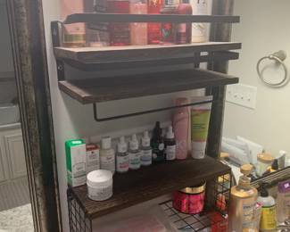 Beauty supplies, lotions and serums