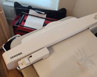 Janome Continental M17 Sewing & Embroidery Machine w. Accessories