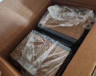 Nice Polk Audio speakers. Look new!