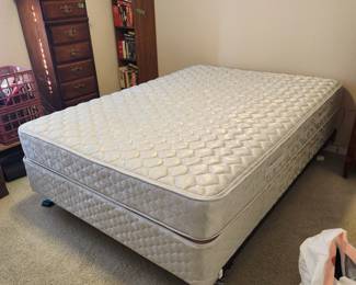 Full bed! CLEAN set. 