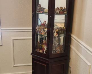 Corner curio cabinet 