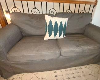LOVESEAT 