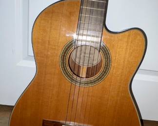 FENDER CLASSICAL GUITAR WITH PICK UPS 