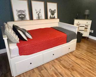 POTTERY BARN TWIN DAY BED WITH TRUNDLE & MATTRESS - ART , DRESSER