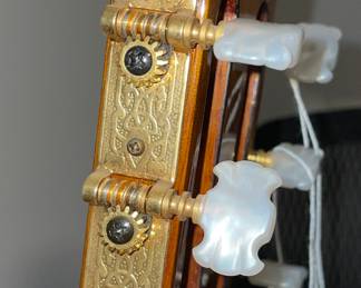 FENDER CLASSICAL WITH DETAIL