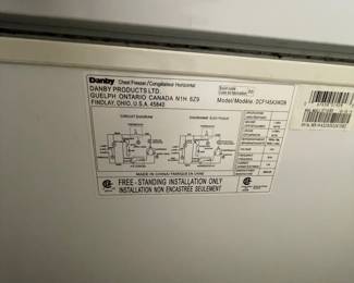 CHEST FREEZER 