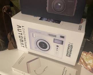 DASH CAM -                                                                                                      LOMO INSTANT AUTOMATIC CAMERA 