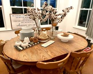 DINING TABLE WITH FARMHOUSE DECOR