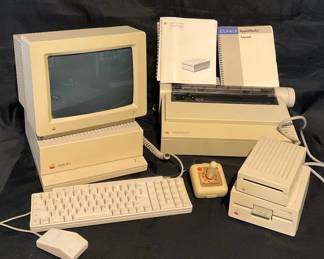 Vintage Apple Computer Set Up
