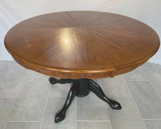Extendable Round Table 