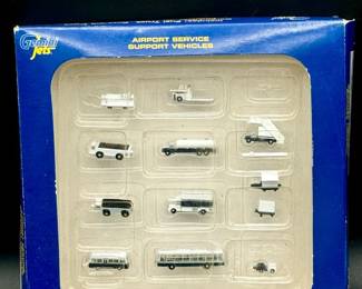 Gemini Jets 1:400 Scale Airport Service Support Vehicles
