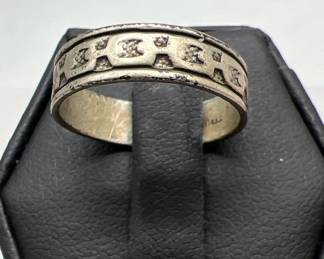 Sterling Silver Ring with Geometric Pattern
