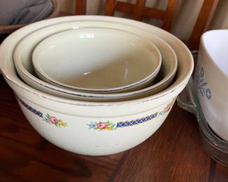 vintage mixing bowls