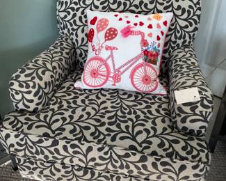 love this chair